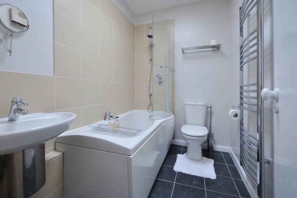 Spacious Apartment Central Bath Exteriör bild